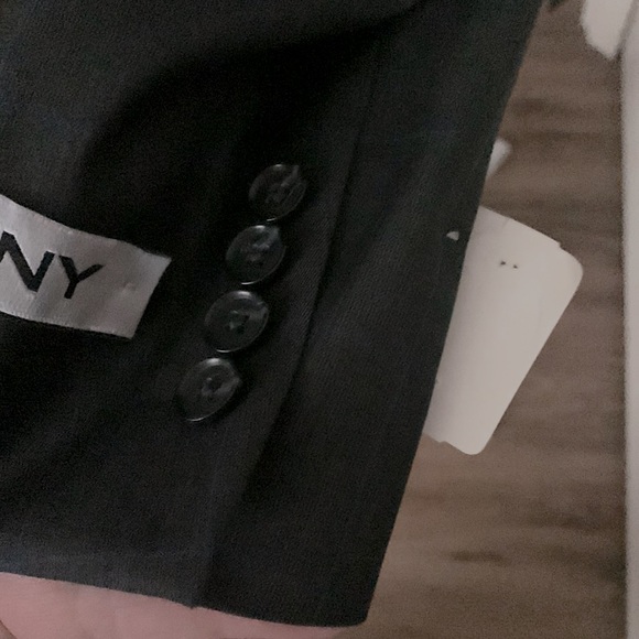 New-DKNY Suit Jacket: 42S - Picture 3 of 8